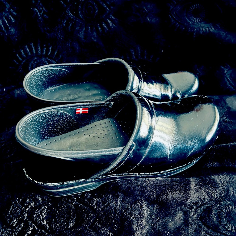 Sanita Women's Size 9.5 / 41  EU Black leather Professional Clogs Shoes